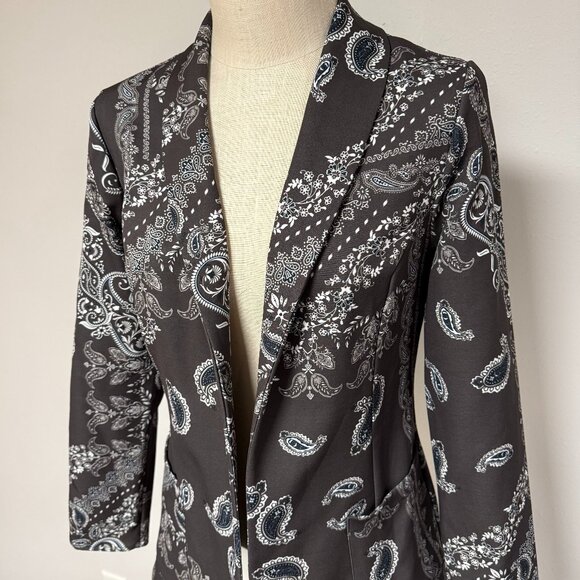 Avery Jackets & Blazers - *NEW* Avery Paisley Blazer
